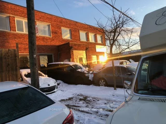 127, Raleigh, Clairlea-Birchmount, Toronto