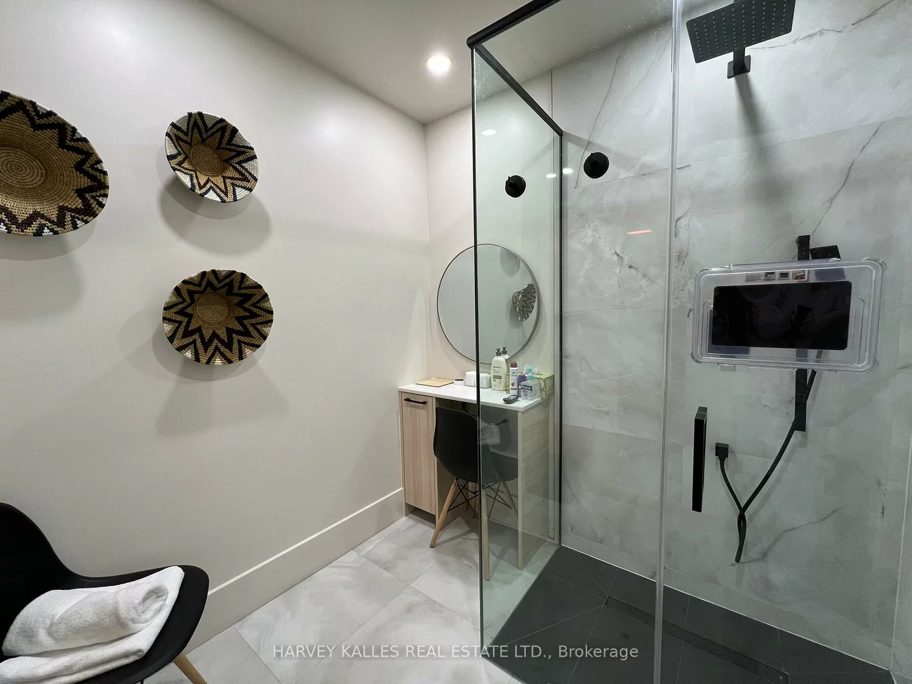 393, Danforth, North Riverdale, Toronto
