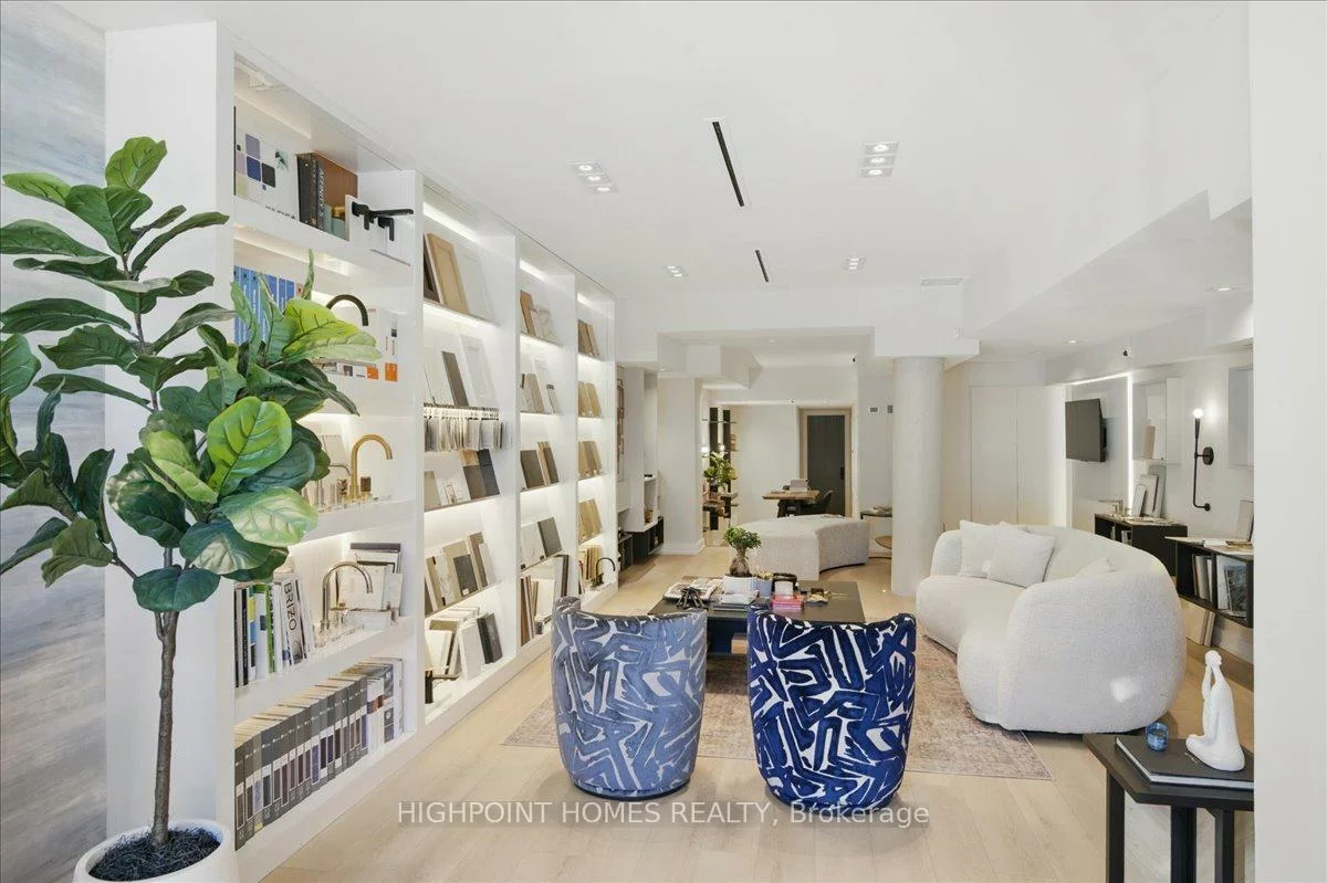 2359, Queen, The Beaches, Toronto