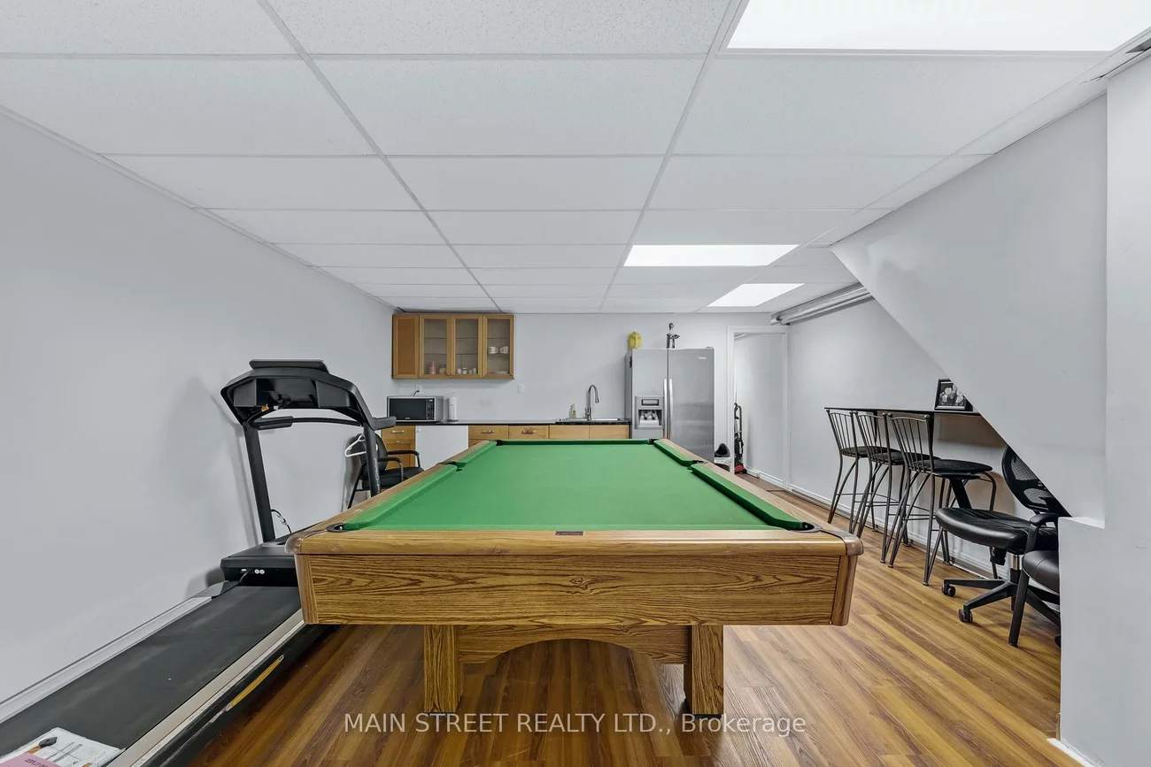2495, Queen, The Beaches, Toronto