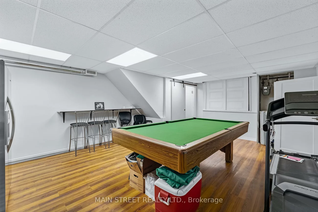 2495, Queen, The Beaches, Toronto
