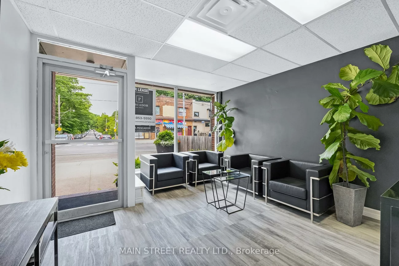 2495, Queen, The Beaches, Toronto