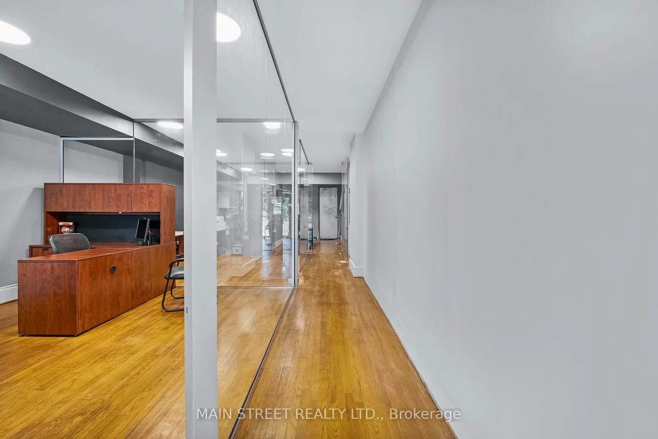 2495, Queen, The Beaches, Toronto