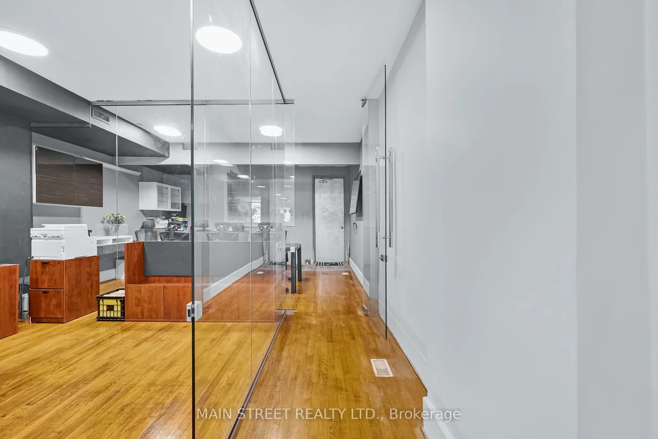2495, Queen, The Beaches, Toronto