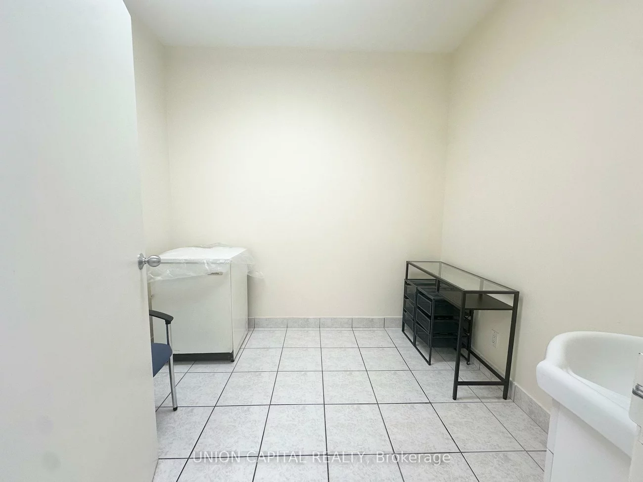 2811, Eglinton, Eglinton East, Toronto