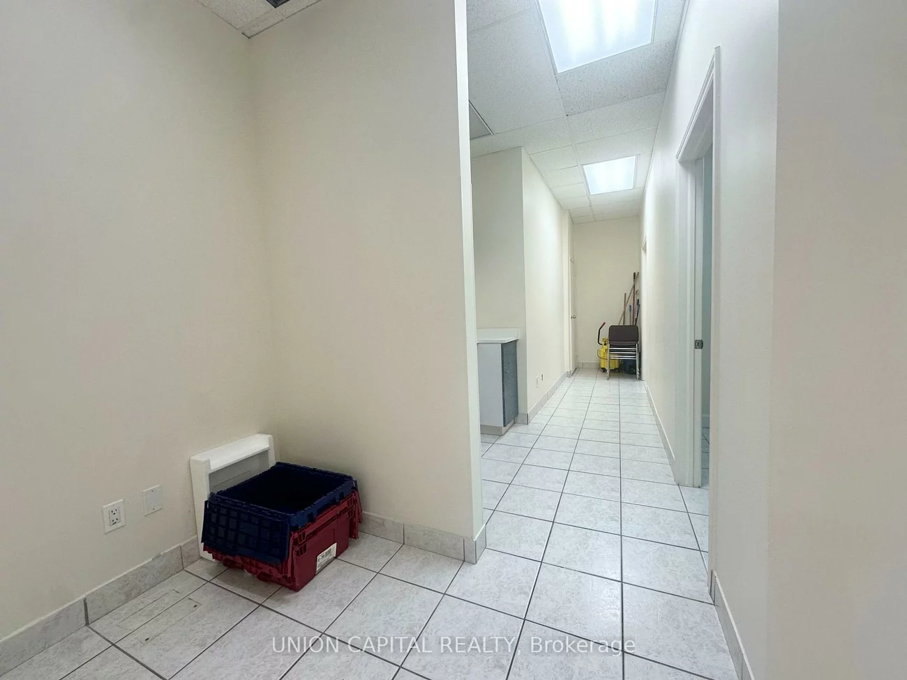 2811, Eglinton, Eglinton East, Toronto