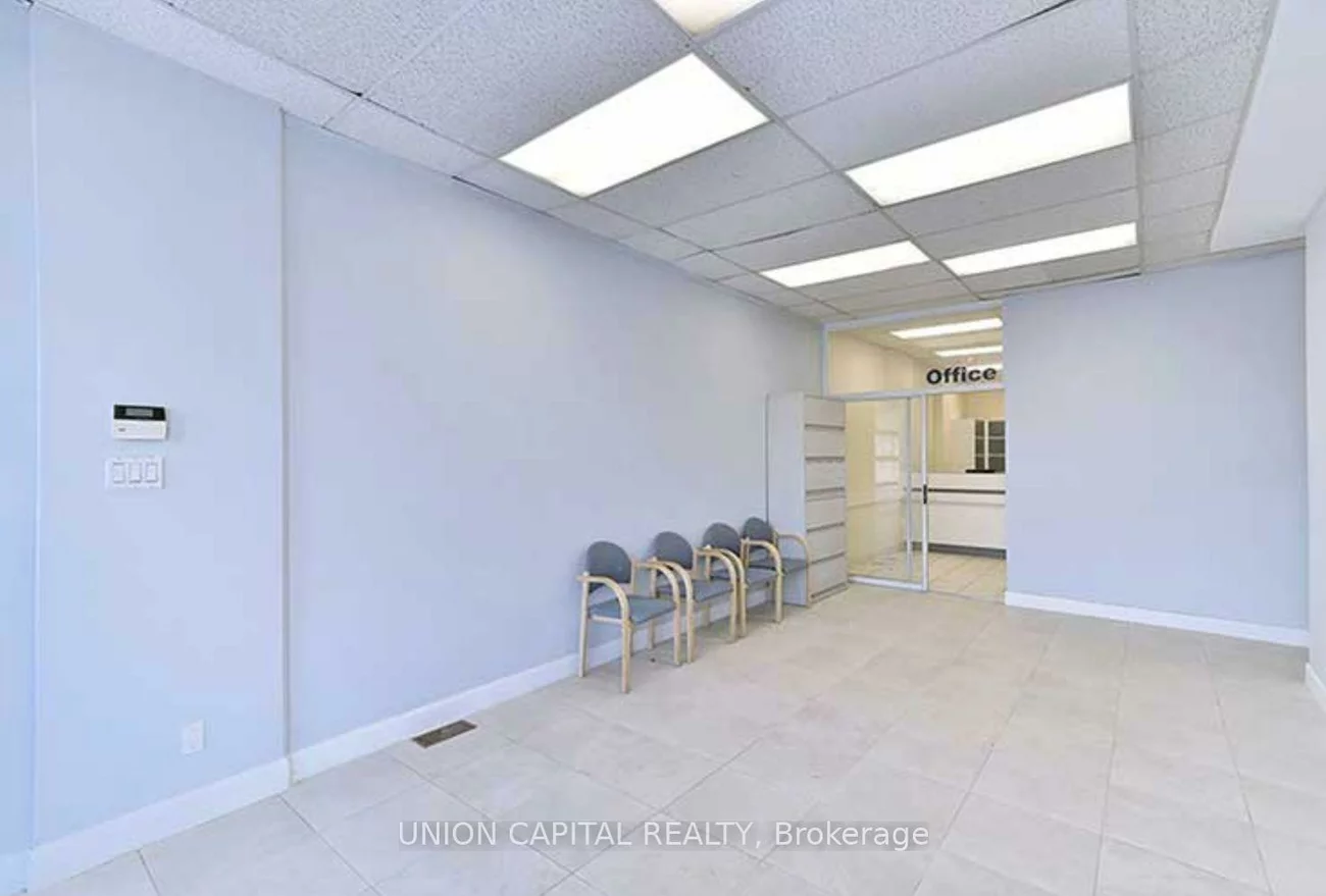 2811, Eglinton, Eglinton East, Toronto