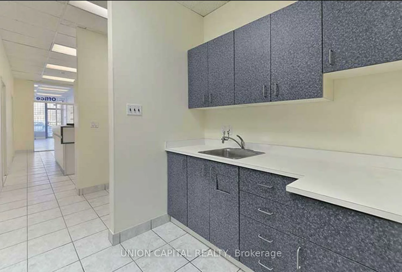 2811, Eglinton, Eglinton East, Toronto