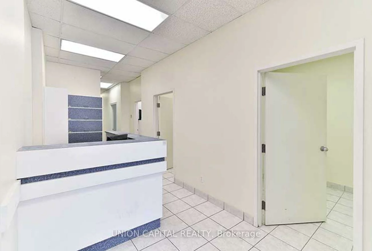 2811, Eglinton, Eglinton East, Toronto