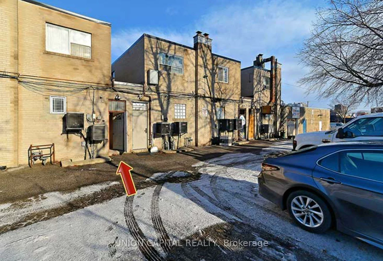 2811, Eglinton, Eglinton East, Toronto