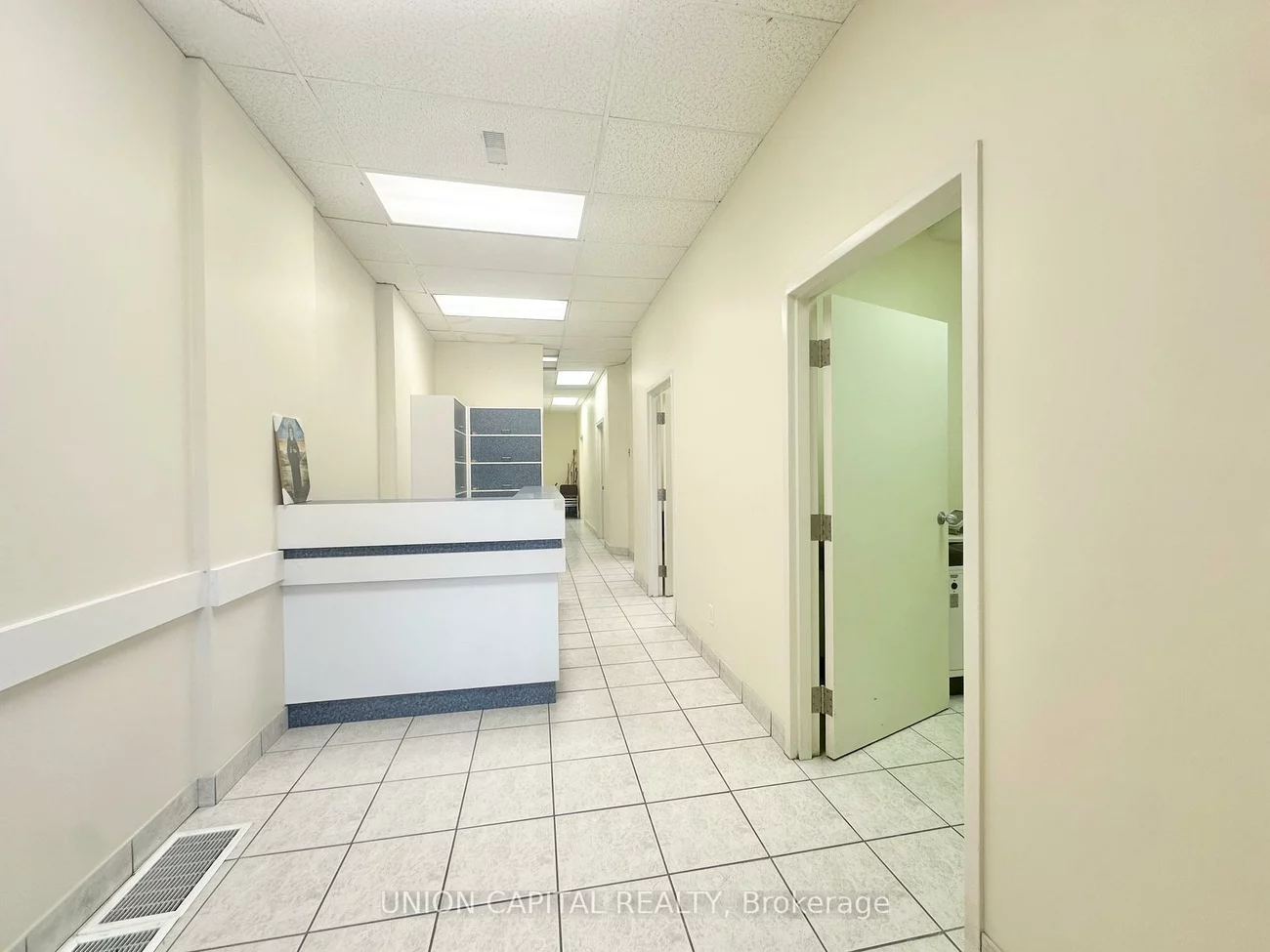 2811, Eglinton, Eglinton East, Toronto