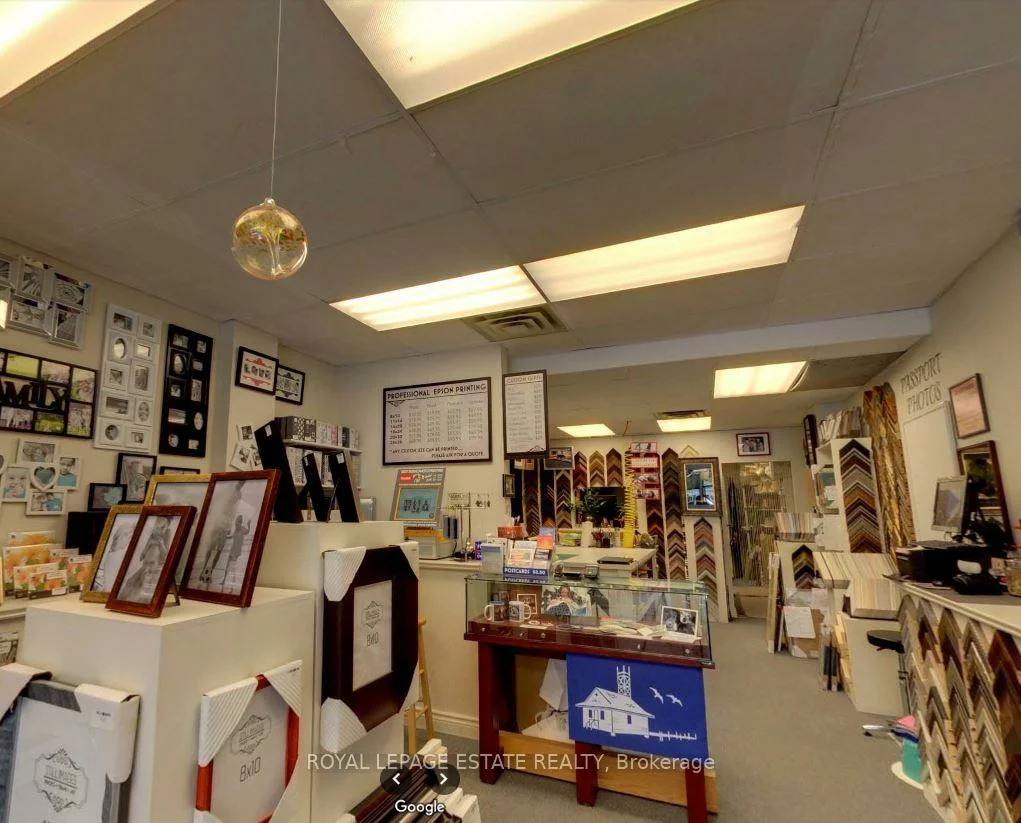 2142A, Queen, The Beaches, Toronto