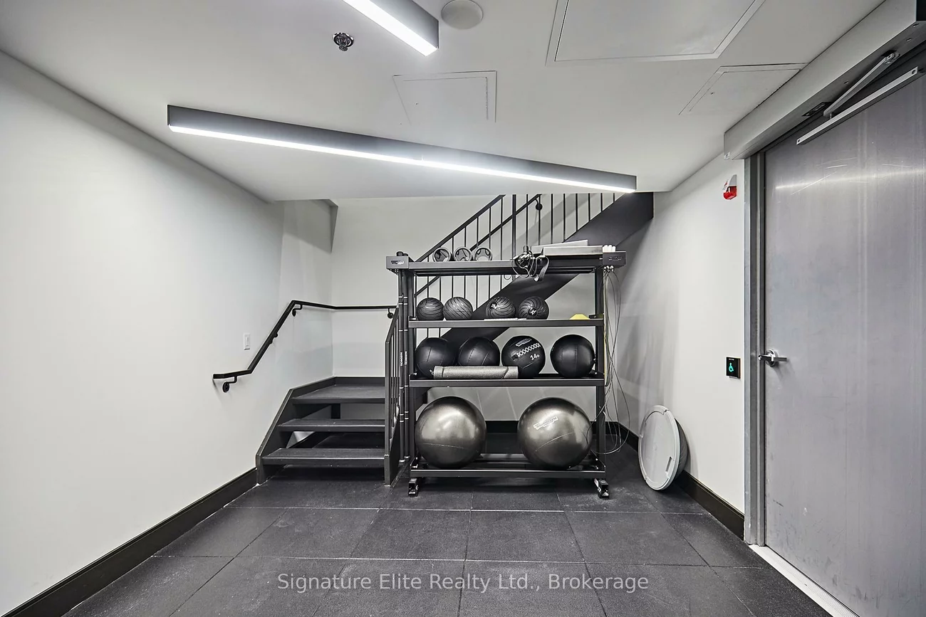 2213, Kingston, Birchcliffe-Cliffside, Toronto