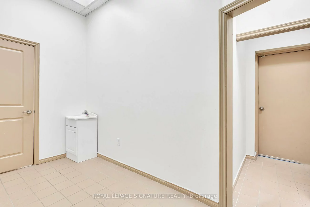 3155, Eglinton, Scarborough Village, Toronto