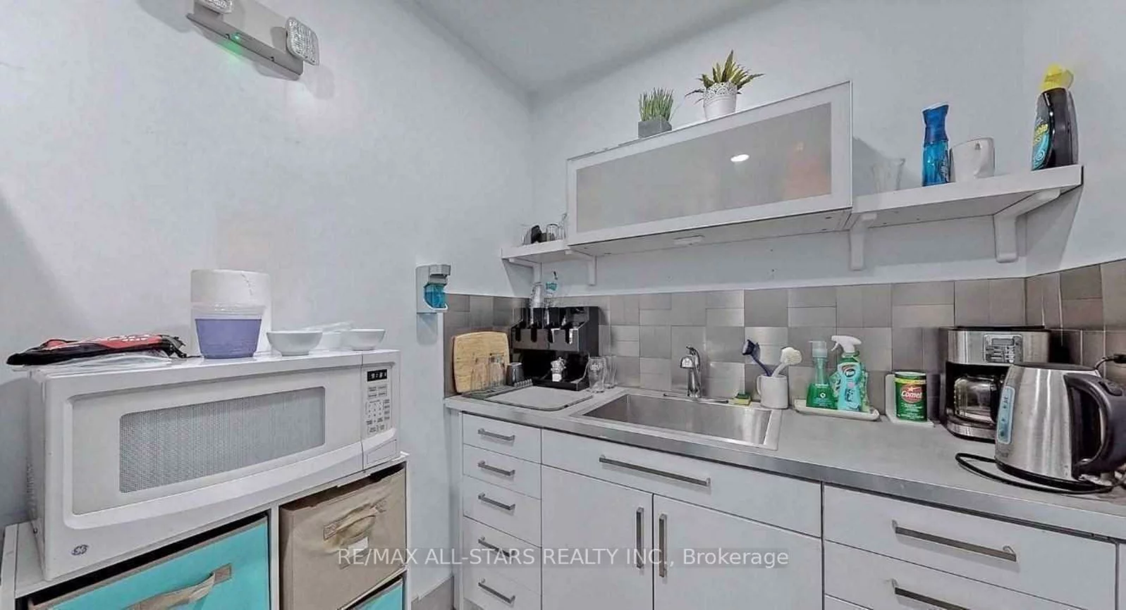 715, Queen, South Riverdale, Toronto