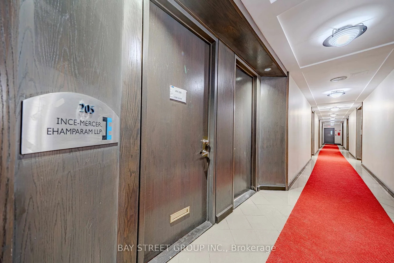 80, Corporate, Woburn, Toronto