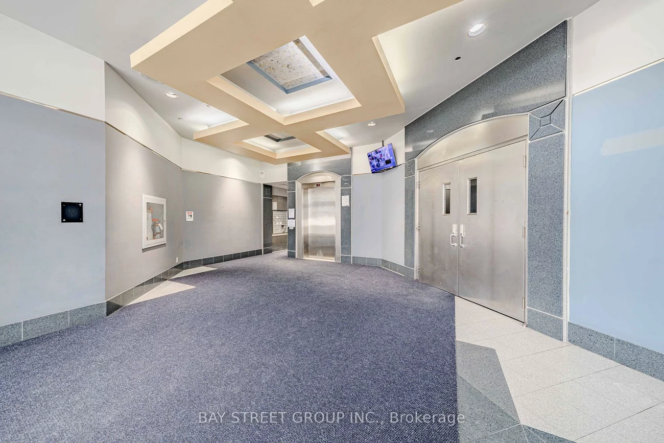 80, Corporate, Woburn, Toronto