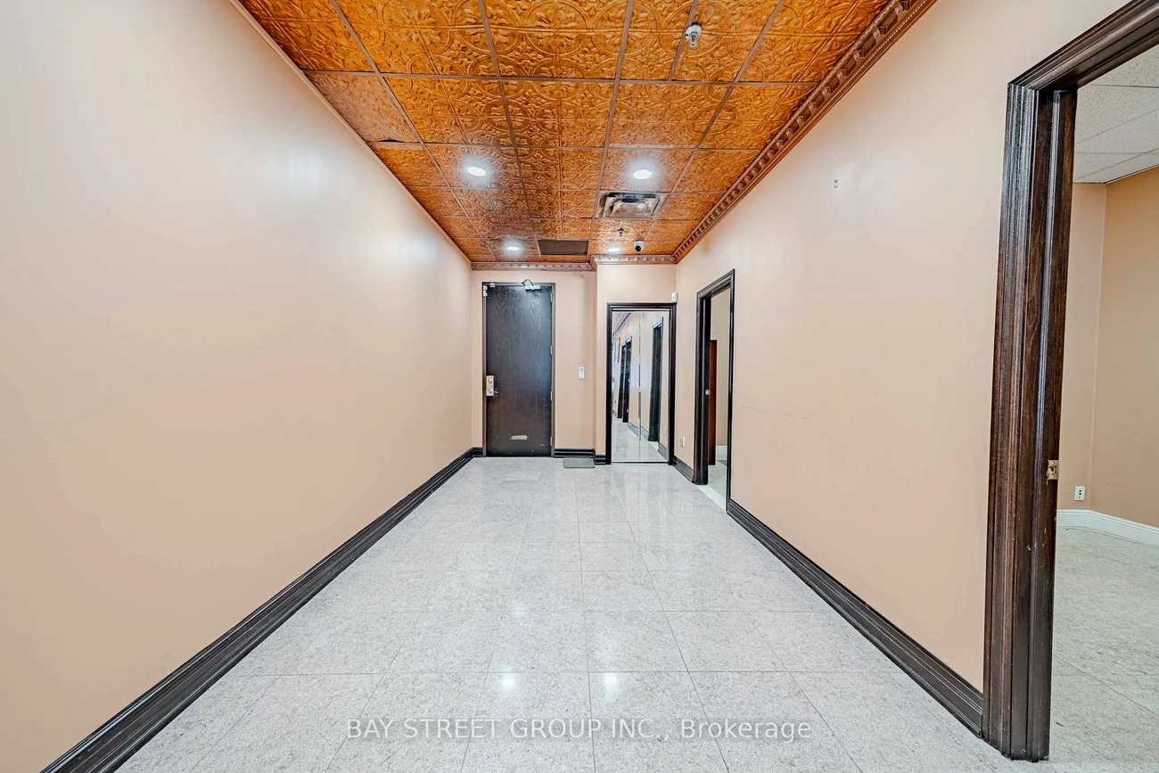 80, Corporate, Woburn, Toronto