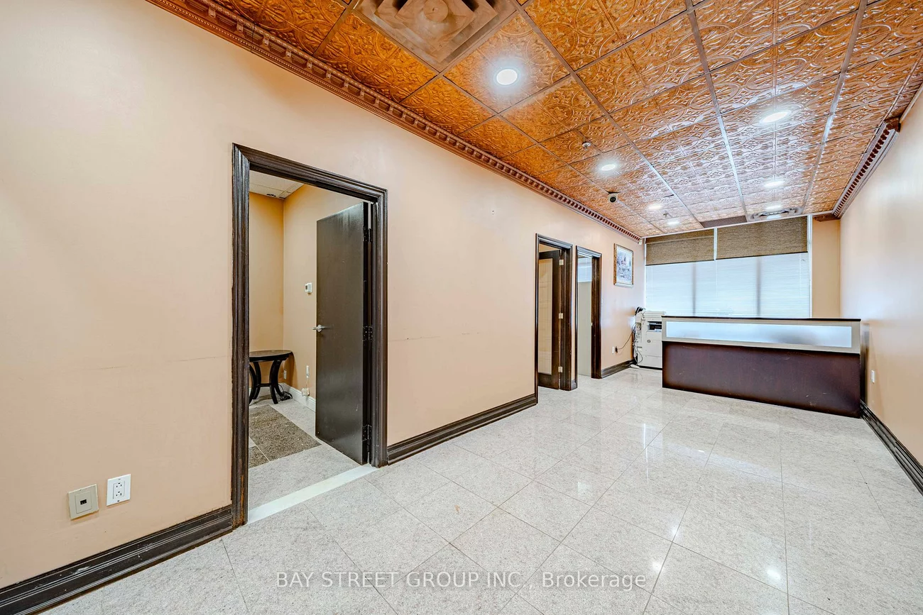 80, Corporate, Woburn, Toronto