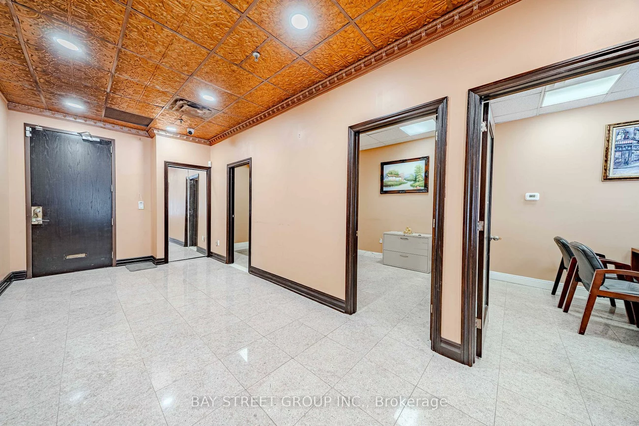 80, Corporate, Woburn, Toronto