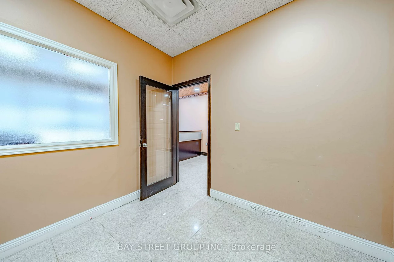 80, Corporate, Woburn, Toronto