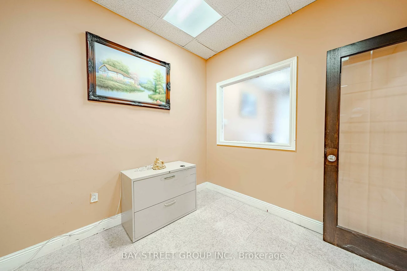 80, Corporate, Woburn, Toronto