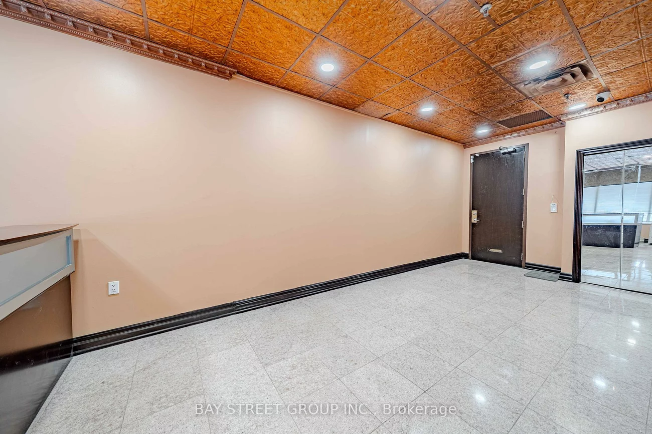 80, Corporate, Woburn, Toronto