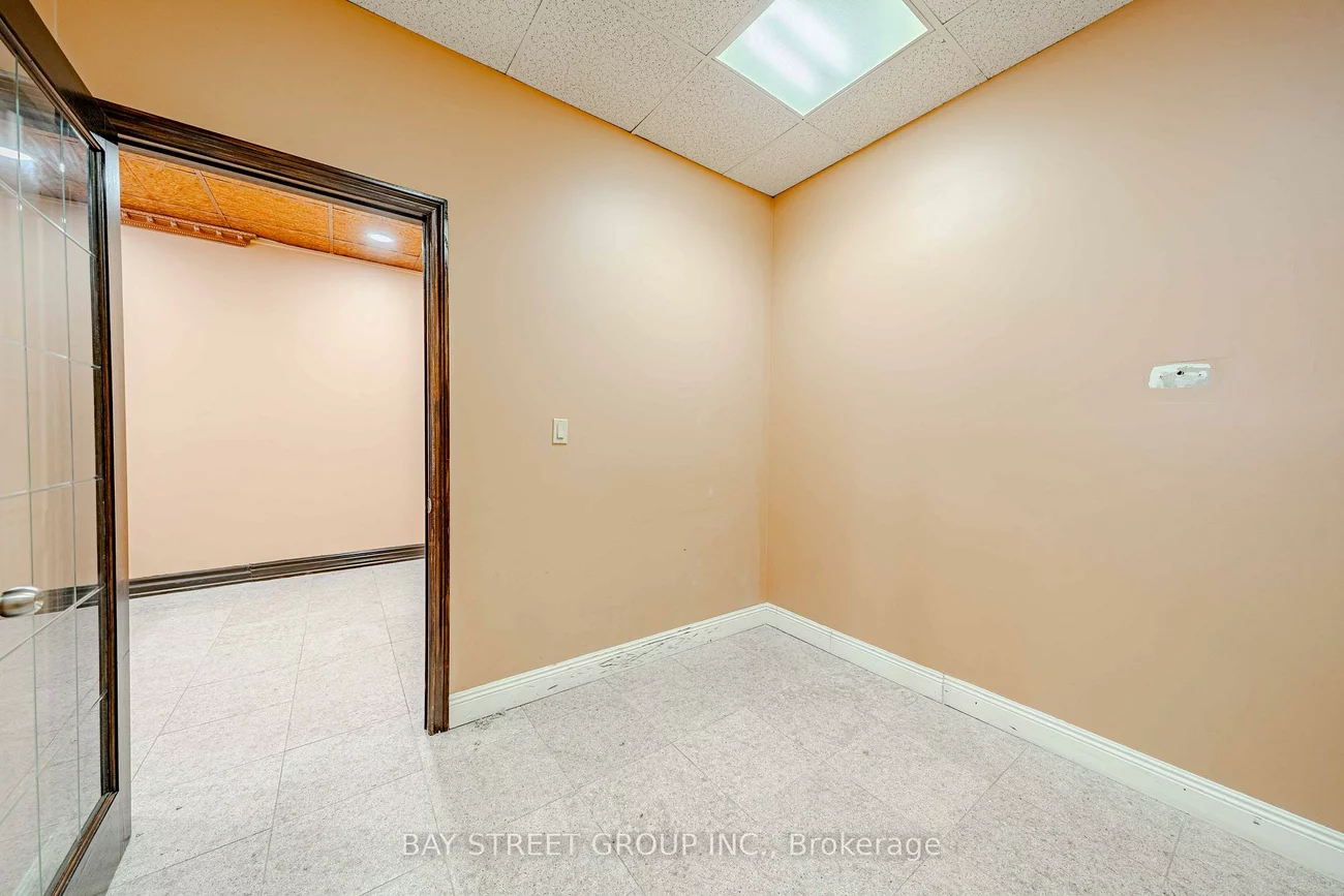 80, Corporate, Woburn, Toronto