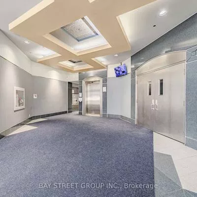 80, Corporate, Woburn, Toronto