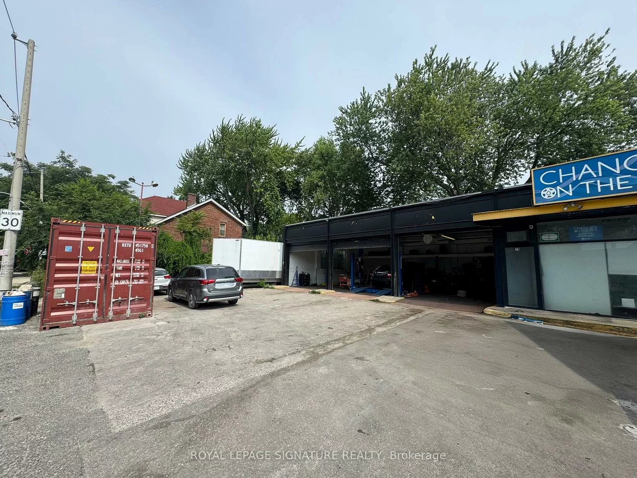 76, Kingston, Woodbine Corridor, Toronto