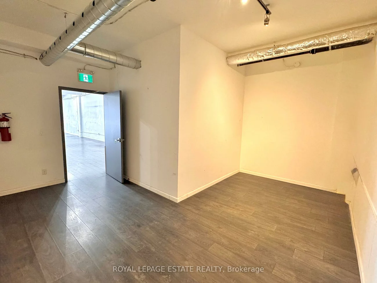 1610, Gerrard, Greenwood-Coxwell, Toronto