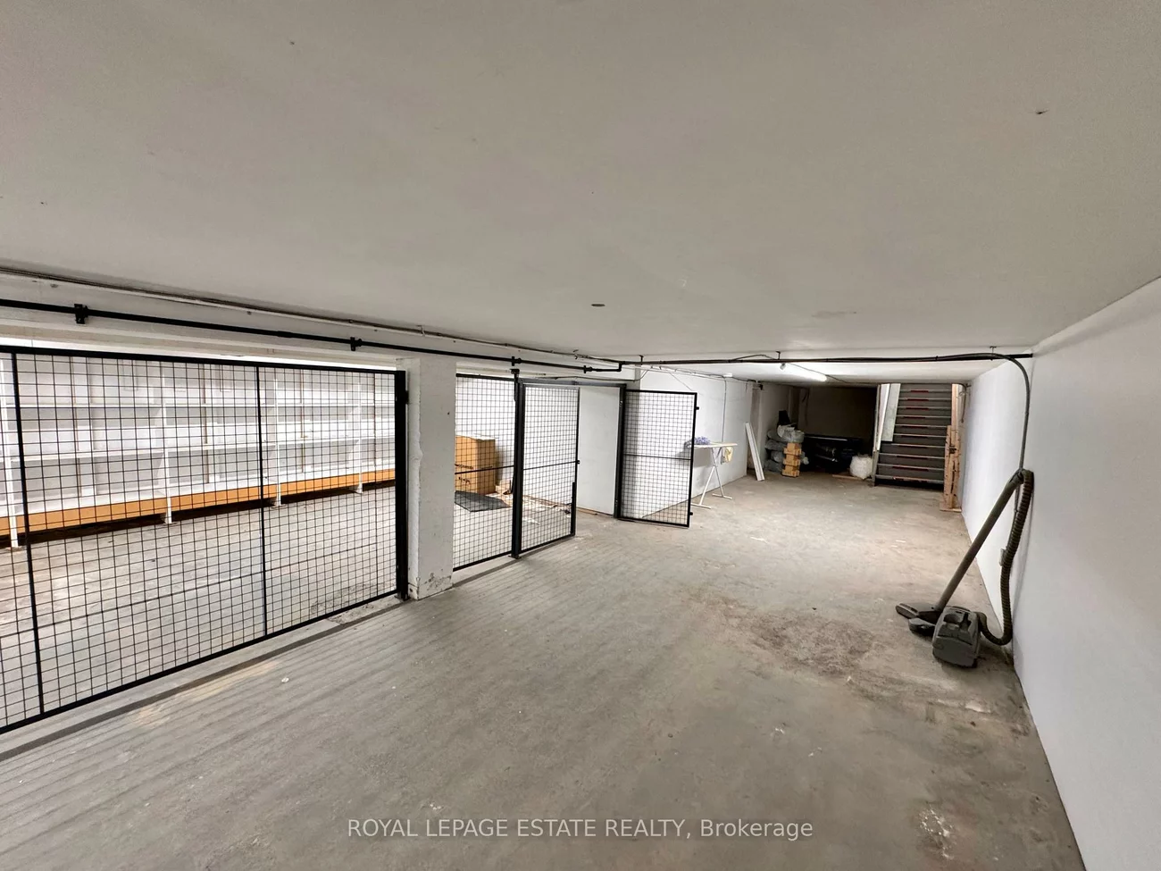 1610, Gerrard, Greenwood-Coxwell, Toronto