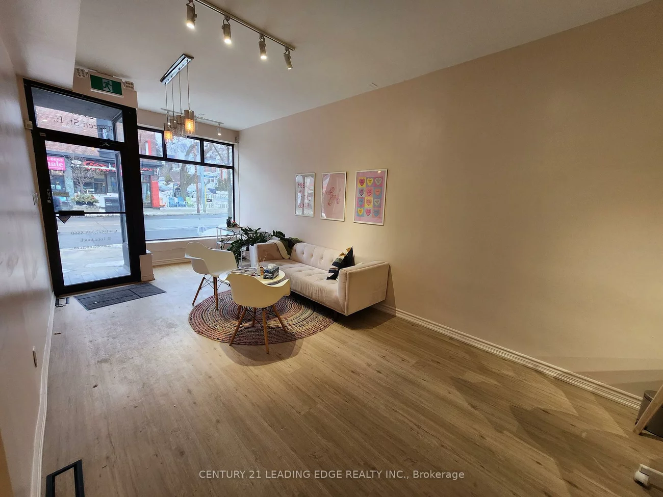 2193, Queen, The Beaches, Toronto