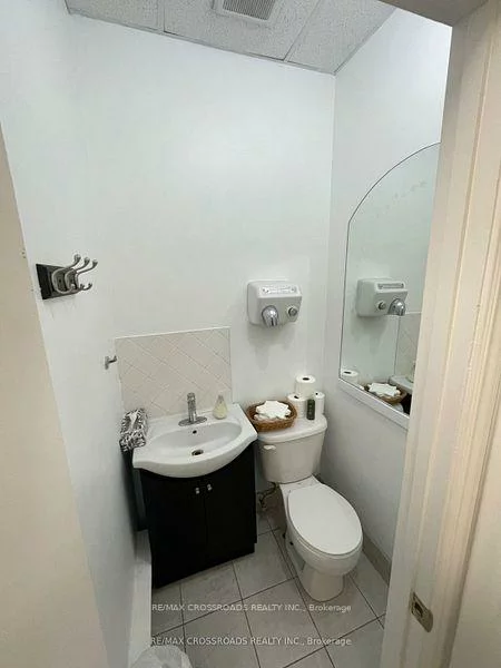 1716, Queen, The Beaches, Toronto