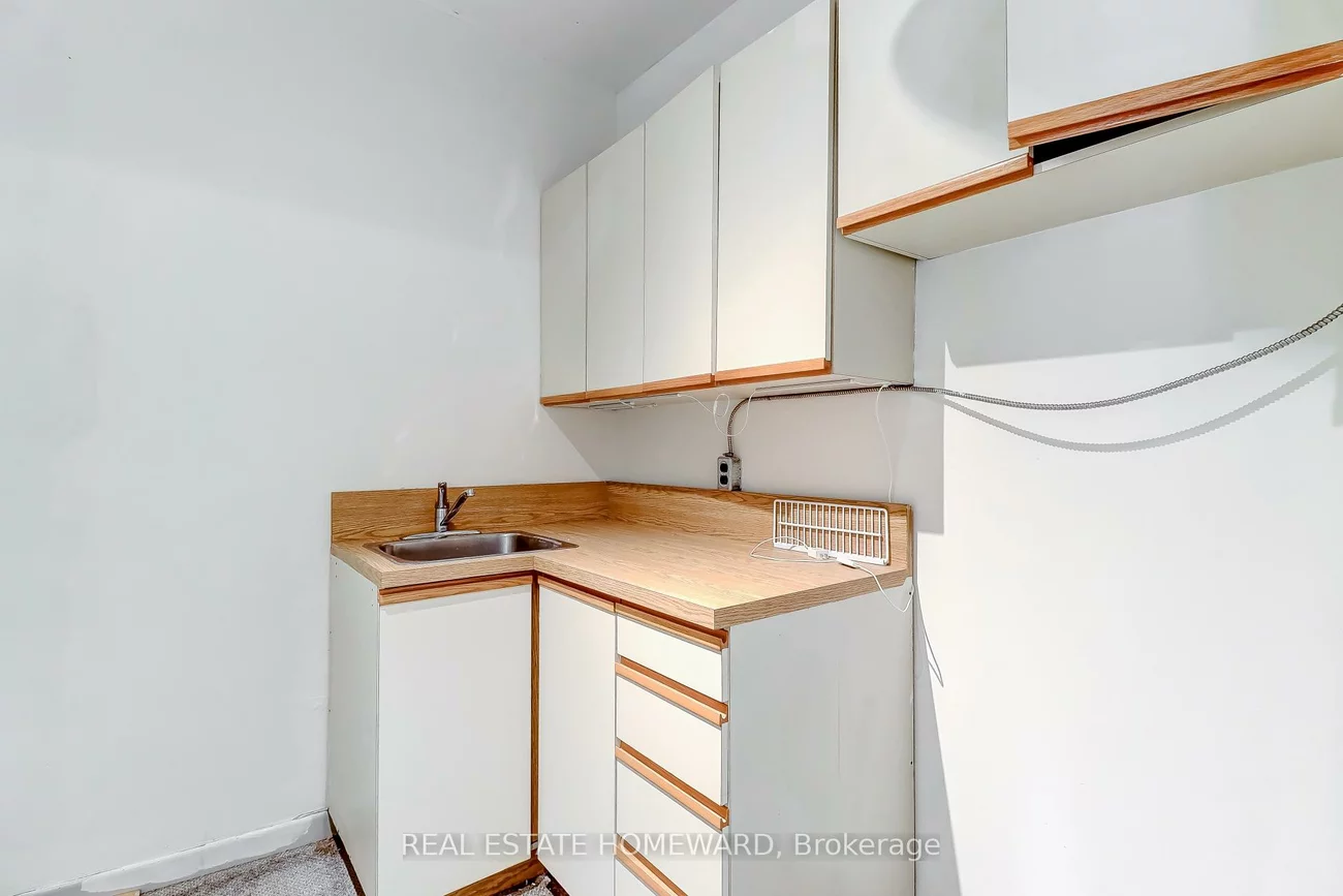 921, Kingston, The Beaches, Toronto