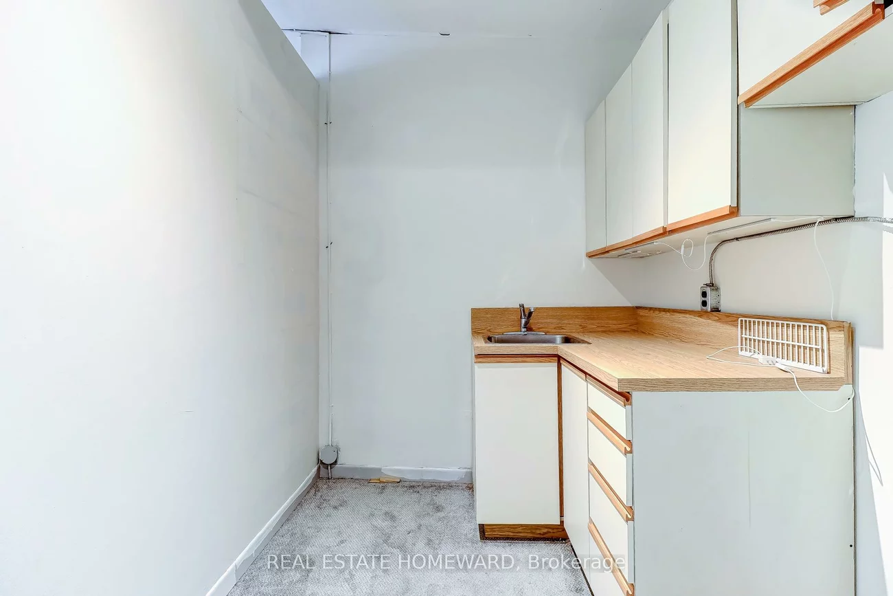 921, Kingston, The Beaches, Toronto