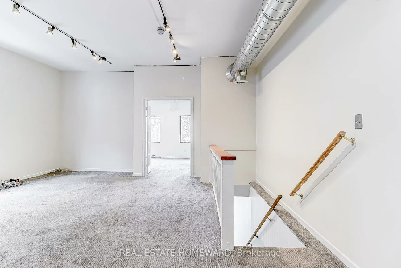 921, Kingston, The Beaches, Toronto