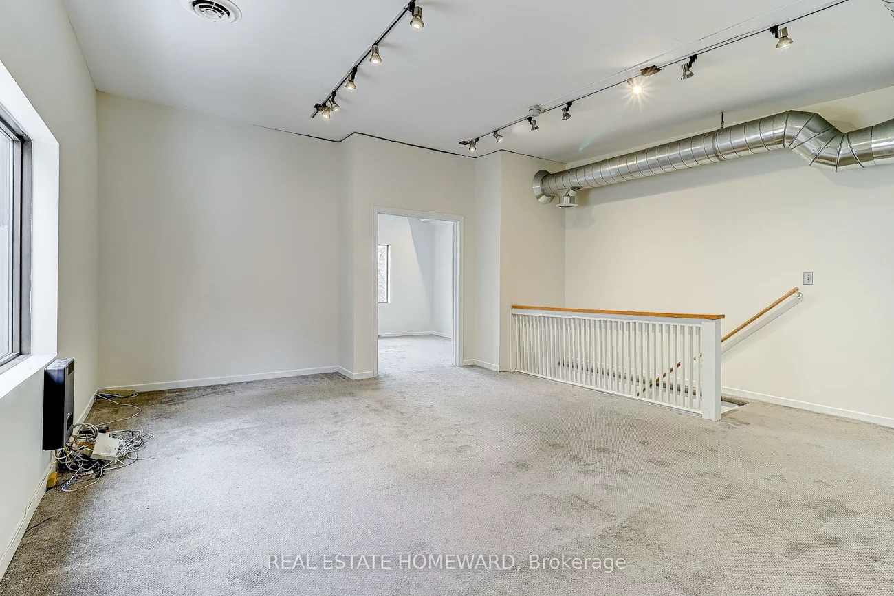 921, Kingston, The Beaches, Toronto