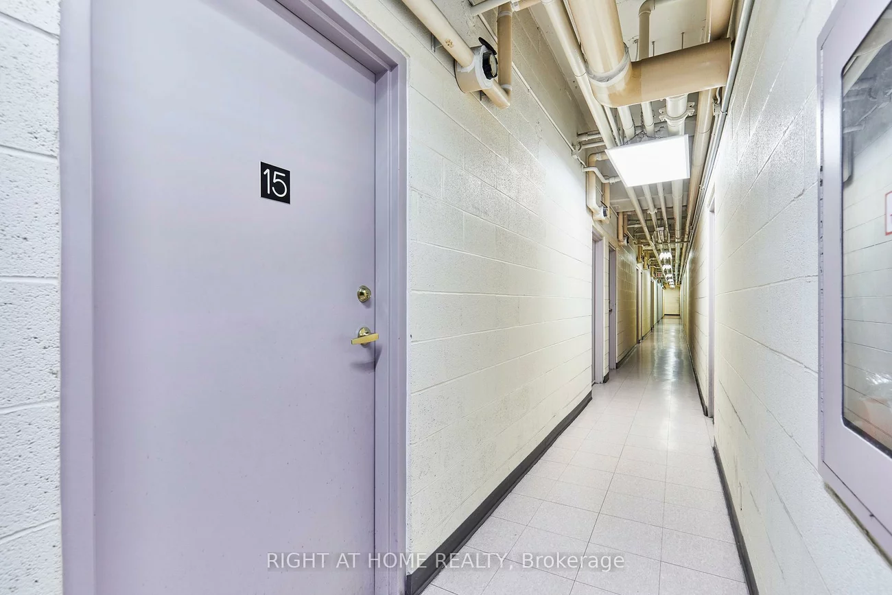 108, Corporate, Woburn, Toronto