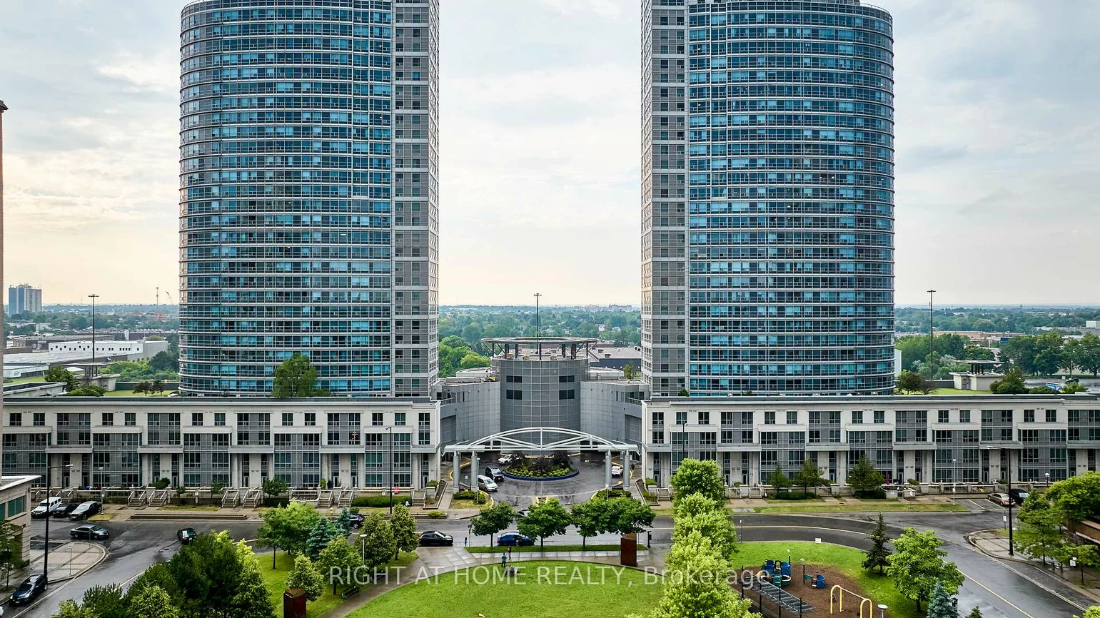 108, Corporate, Woburn, Toronto