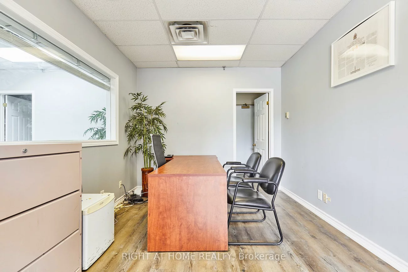 108, Corporate, Woburn, Toronto