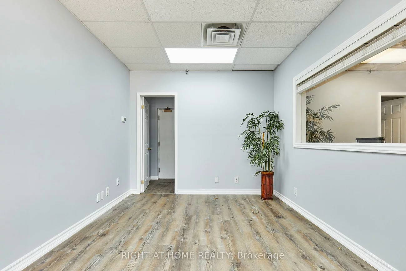 108, Corporate, Woburn, Toronto