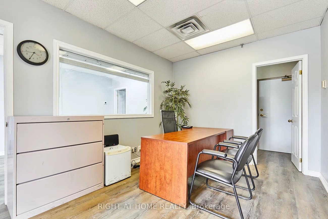 108, Corporate, Woburn, Toronto