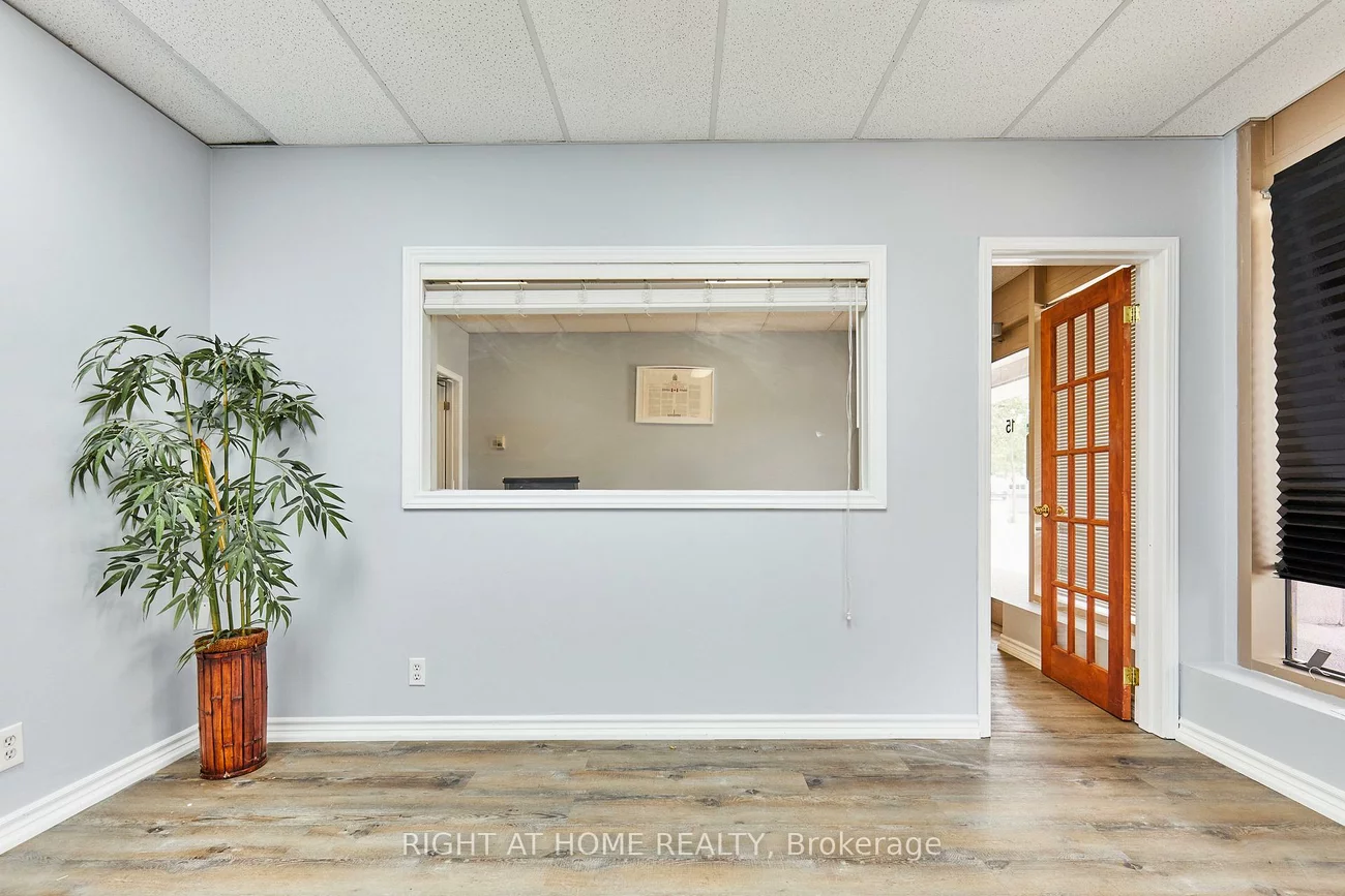 108, Corporate, Woburn, Toronto