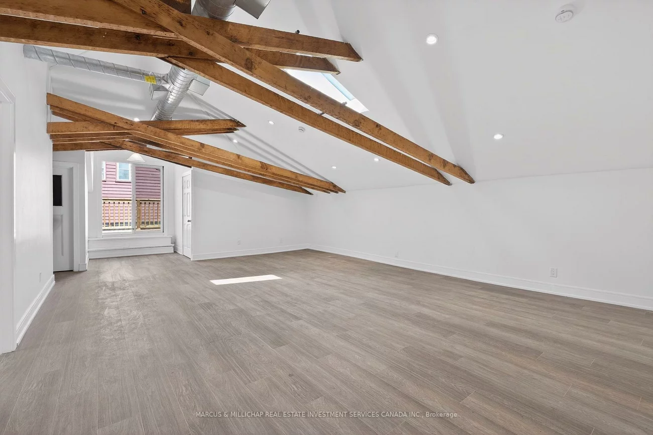 1400, Queen, Greenwood-Coxwell, Toronto