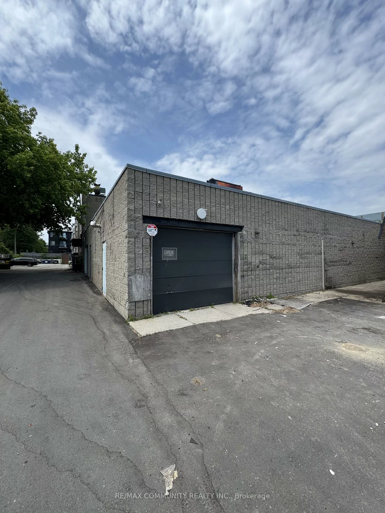 2827, Eglinton, Eglinton East, Toronto