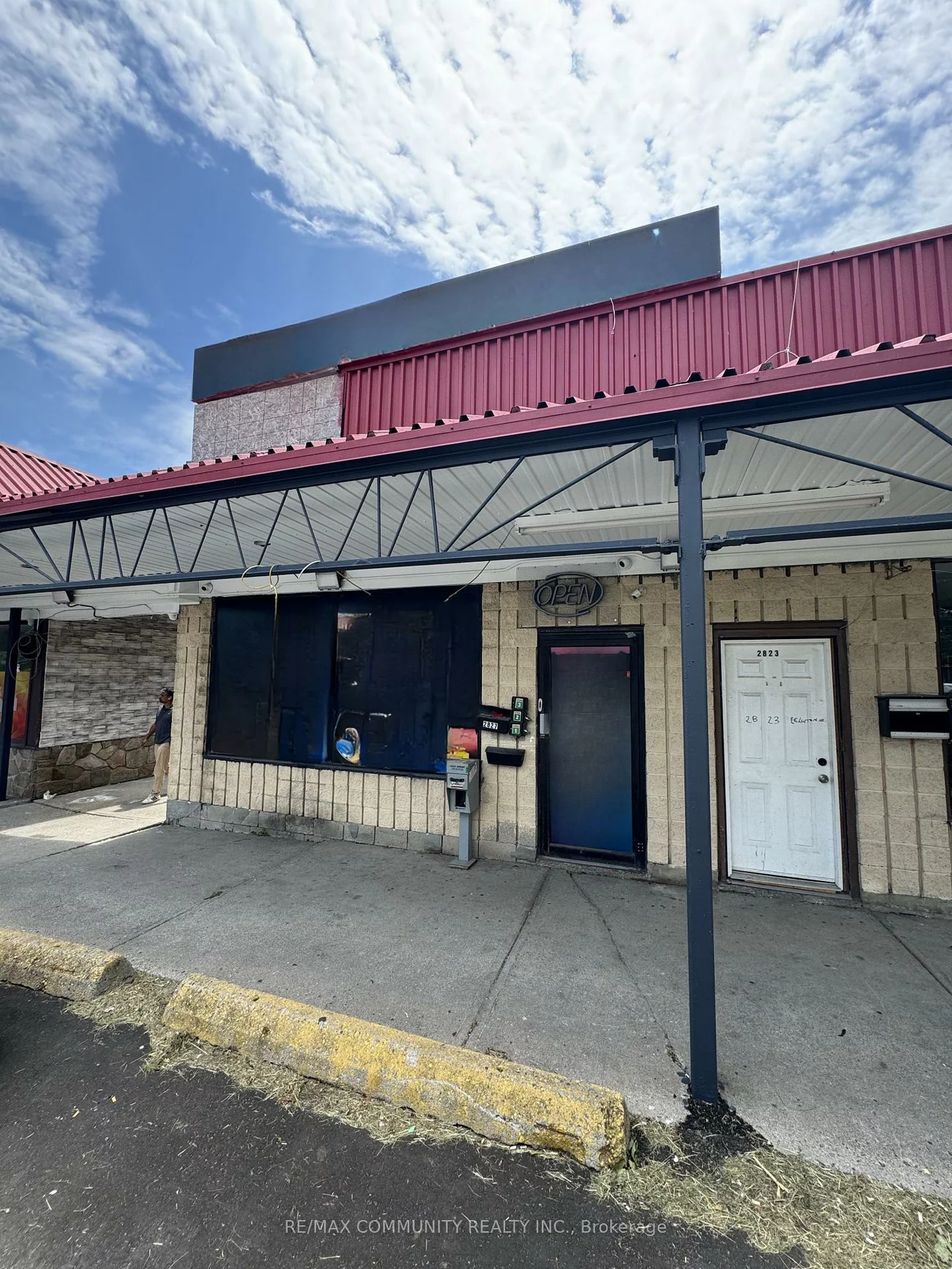 2827, Eglinton, Eglinton East, Toronto