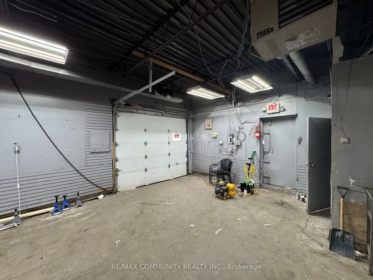 2827, Eglinton, Eglinton East, Toronto