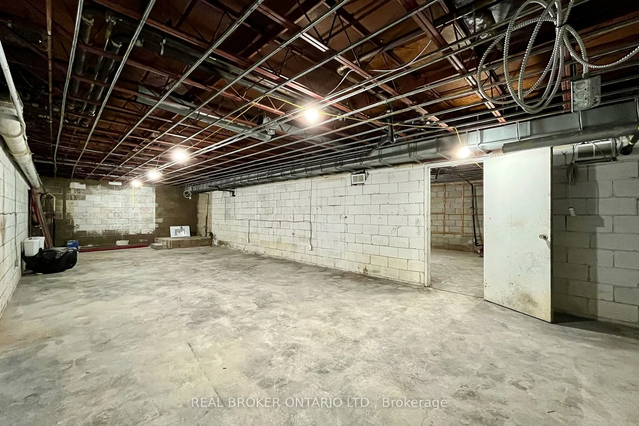 1188, Kennedy, Dorset Park, Toronto