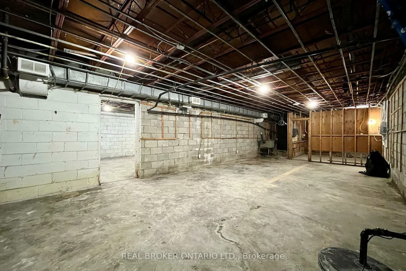 1188, Kennedy, Dorset Park, Toronto